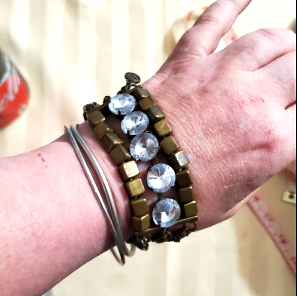 TRUE VINTAGE SIGNED RHINESTONE BRASS BRACELET WITH CRYSTALS